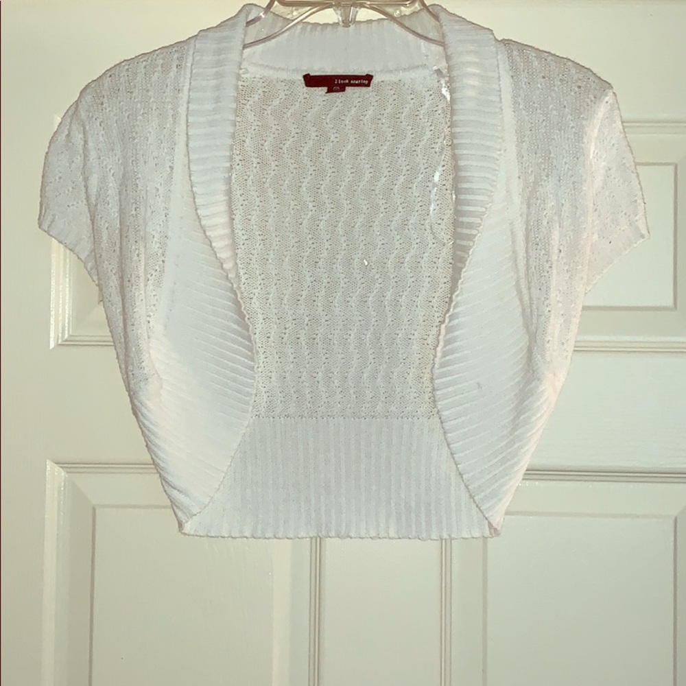 ✨5/$30 - White Mid-waist Sweater Cardigan